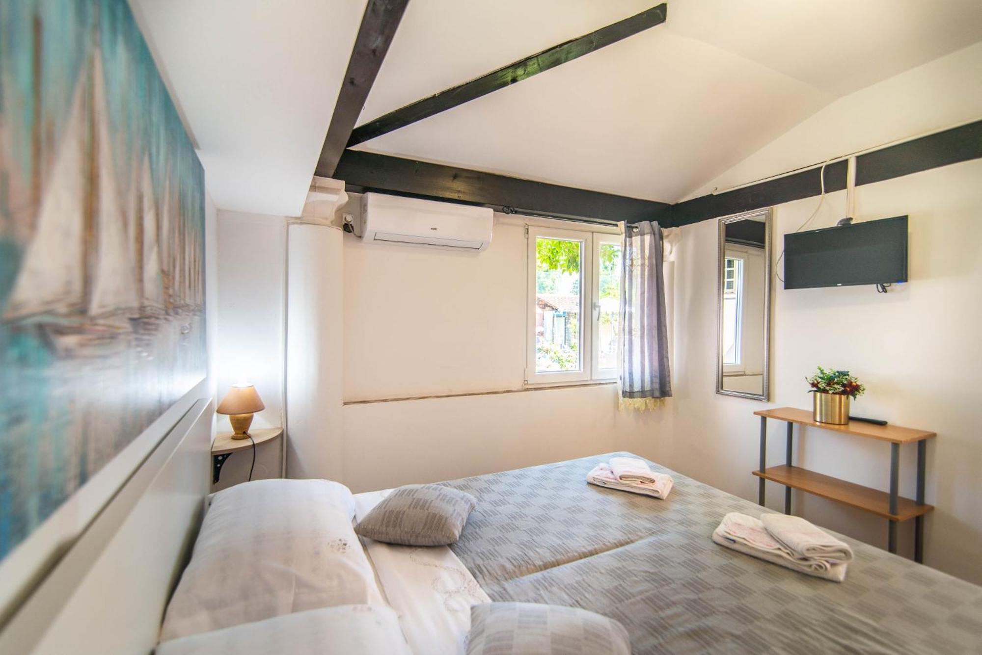 Giovanna Boutique Rooms & Pool Пула Экстерьер фото