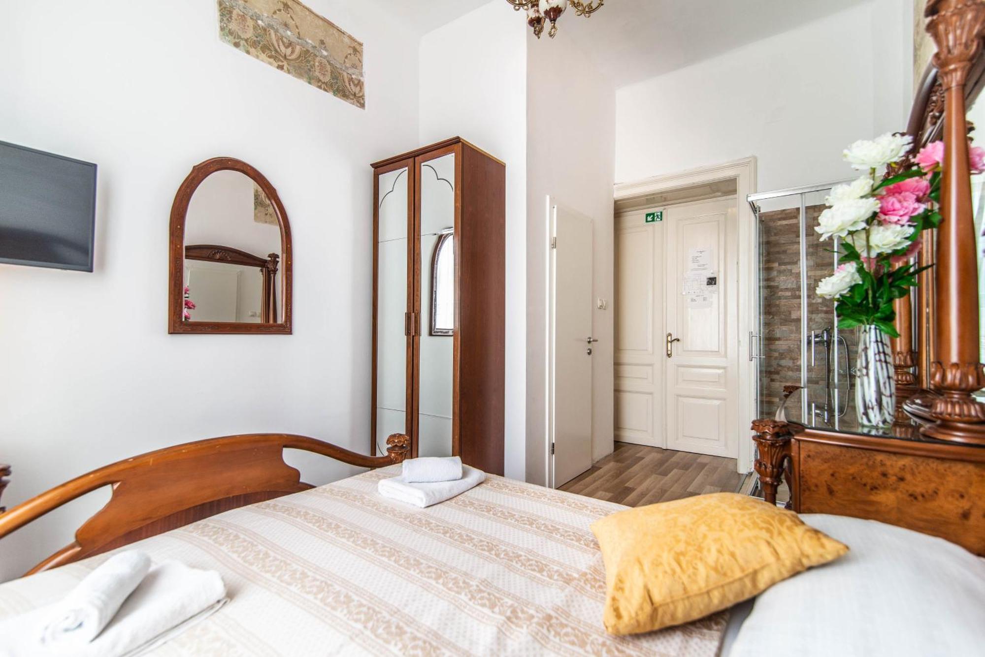 Giovanna Boutique Rooms & Pool Пула Экстерьер фото