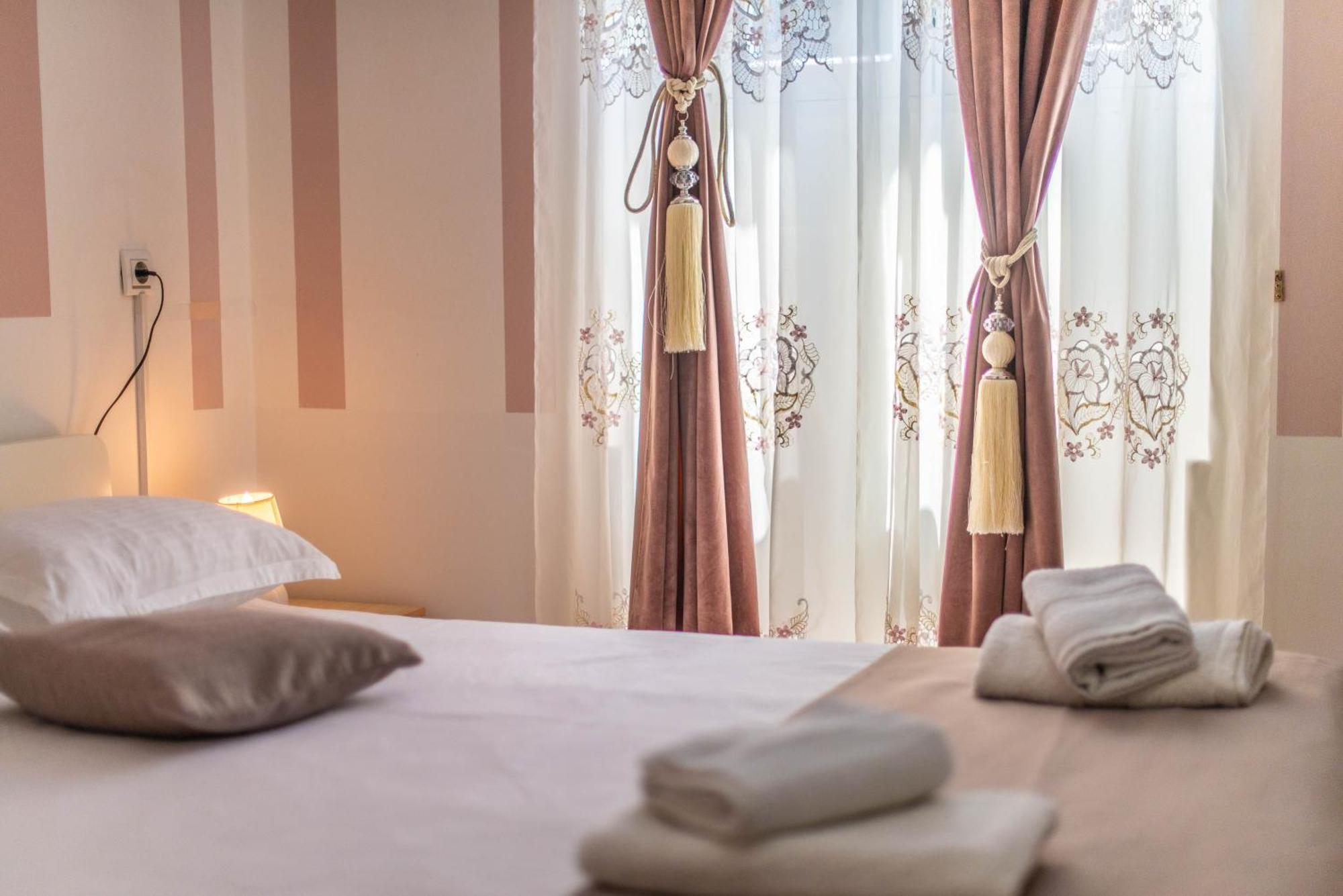 Giovanna Boutique Rooms & Pool Пула Экстерьер фото