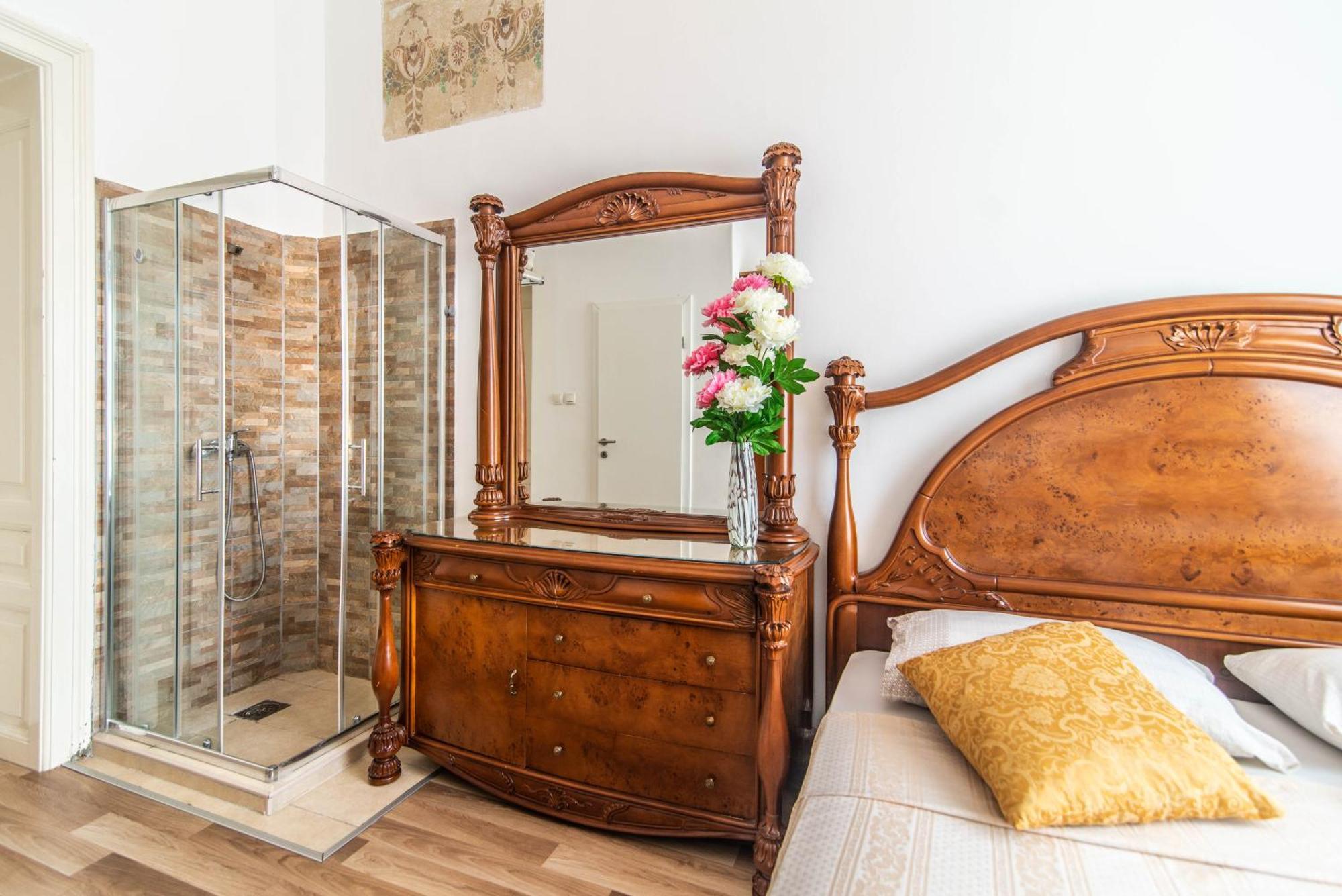 Giovanna Boutique Rooms & Pool Пула Экстерьер фото