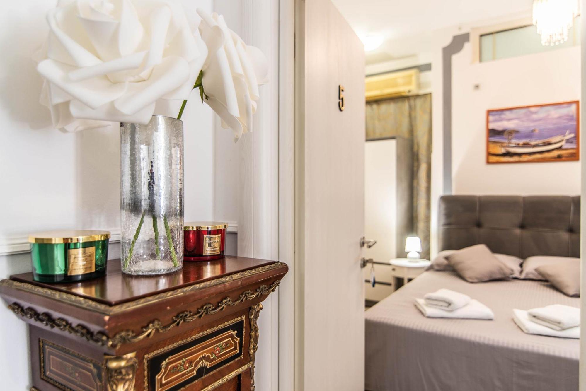 Giovanna Boutique Rooms & Pool Пула Экстерьер фото