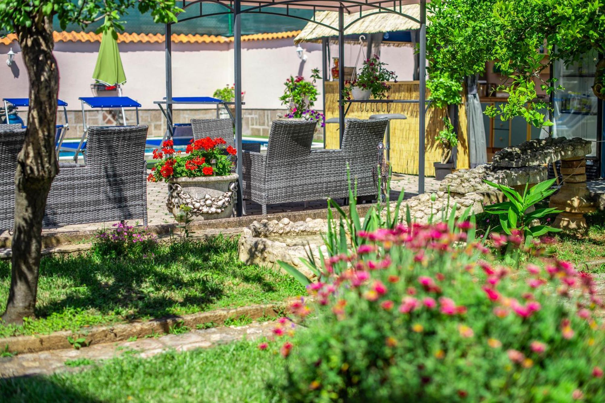 Giovanna Boutique Rooms & Pool Пула Экстерьер фото