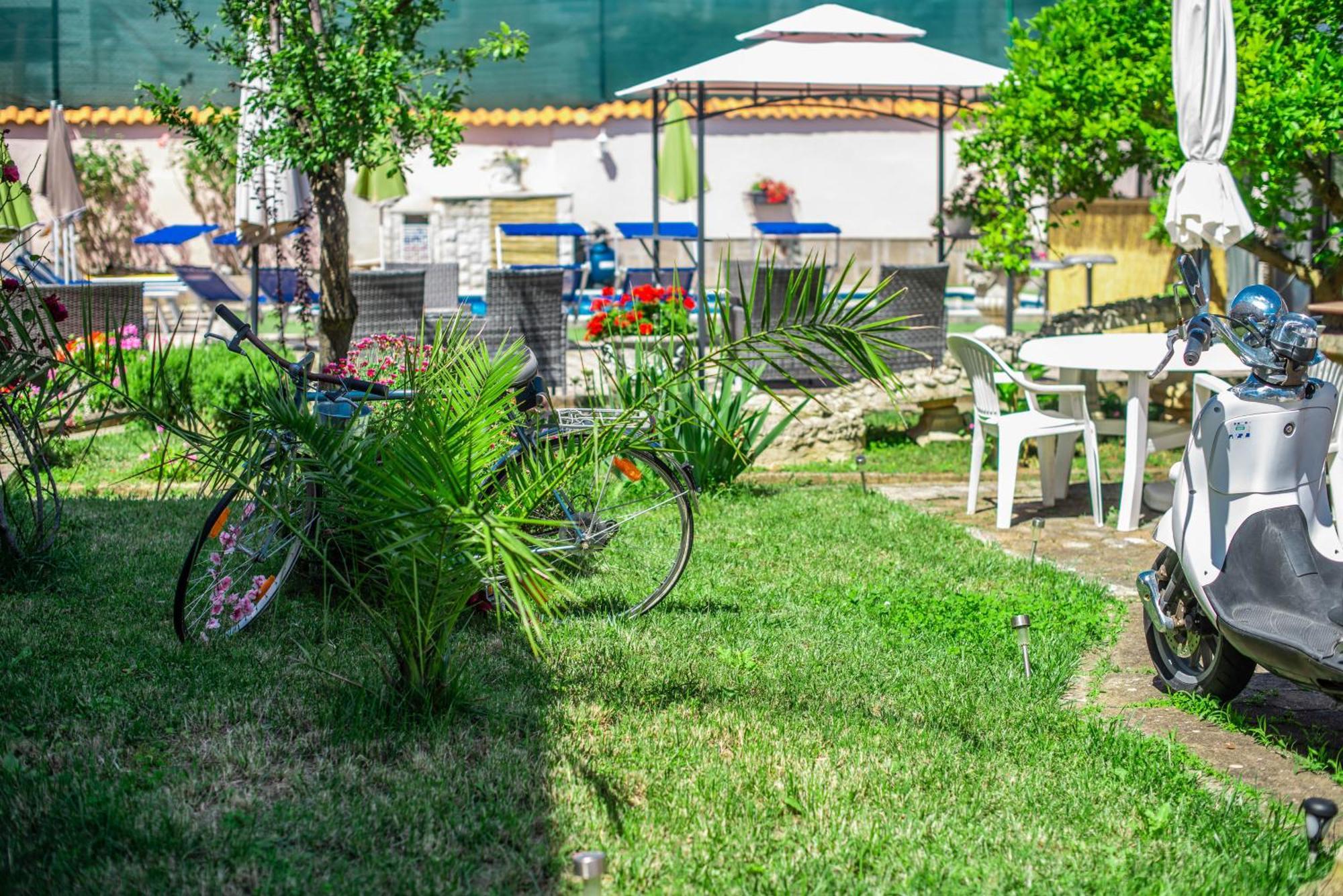 Giovanna Boutique Rooms & Pool Пула Экстерьер фото